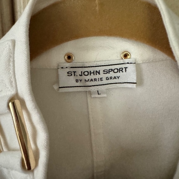 St. John white lightweight jacket, size L. - Picture 4 of 8